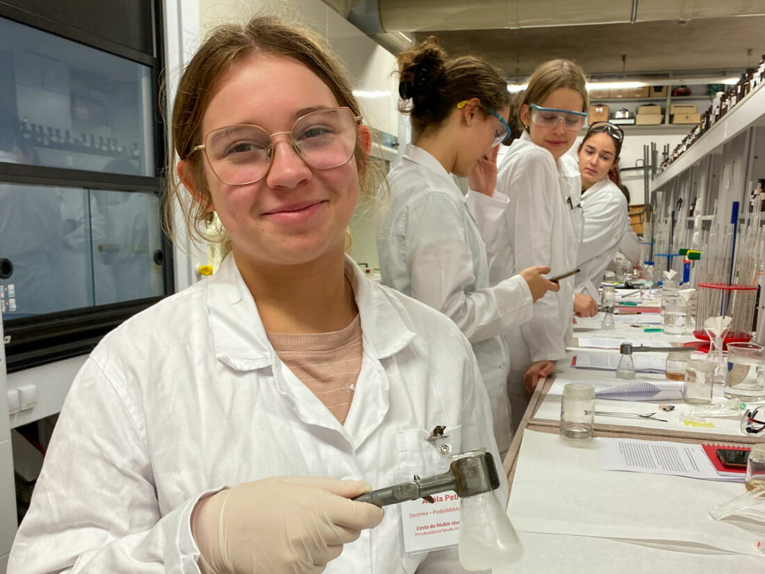 Gymn zium Doctrina Cesta Do Hlubin Studia Chemie